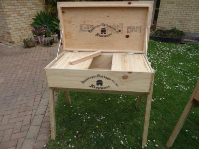 Beekeeper Cottage Top Bar mark5 (image 1)